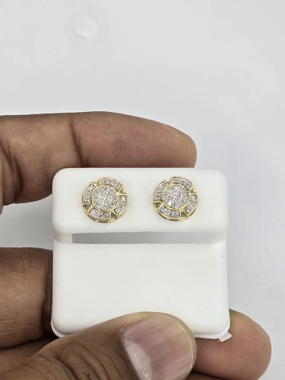 Real Diamond 10kt Gold Stud Earring For Men
